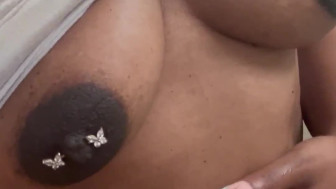 Solo vagina rub
